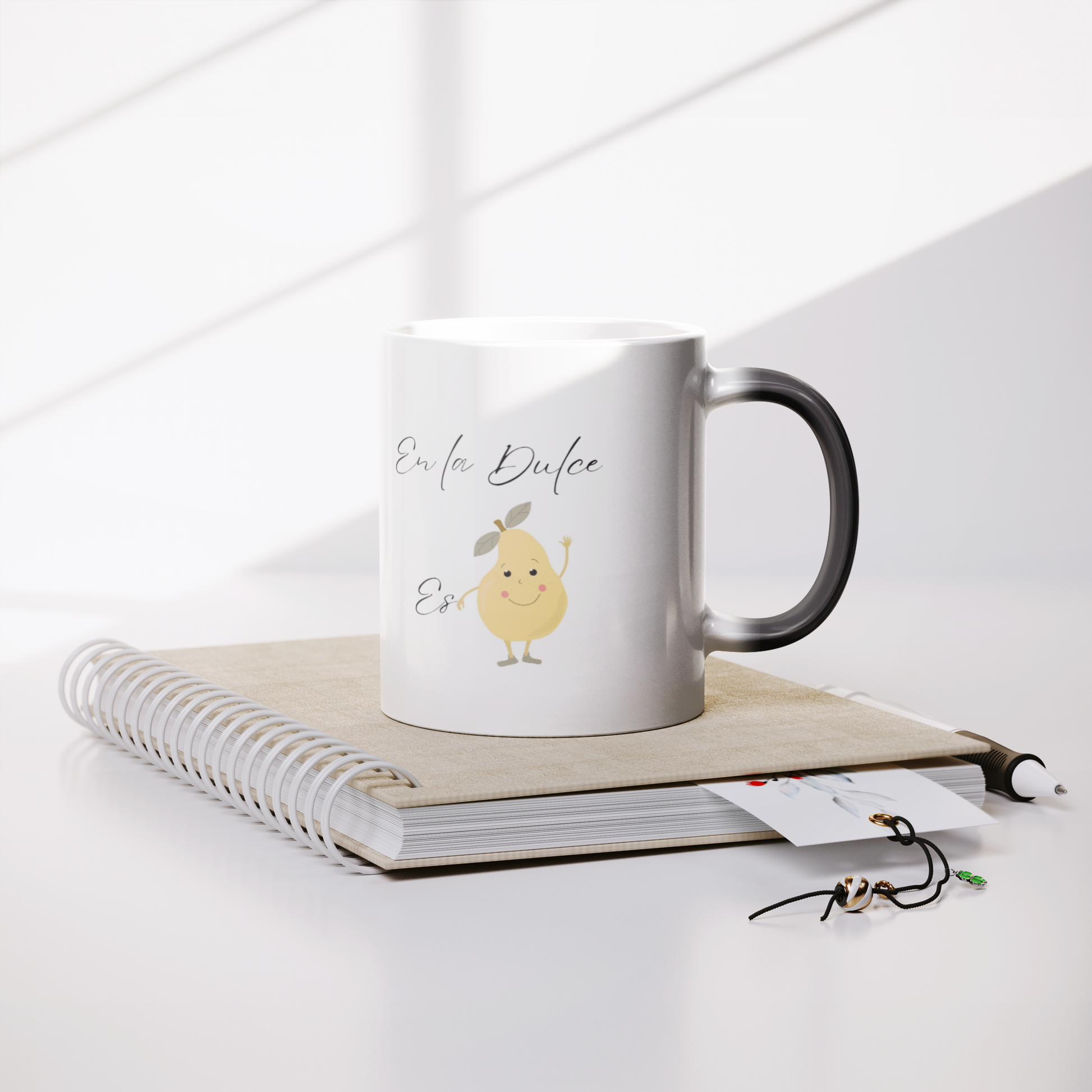 En_la_dulce_Espera_Lifestyle_Notebook_Mockup.png