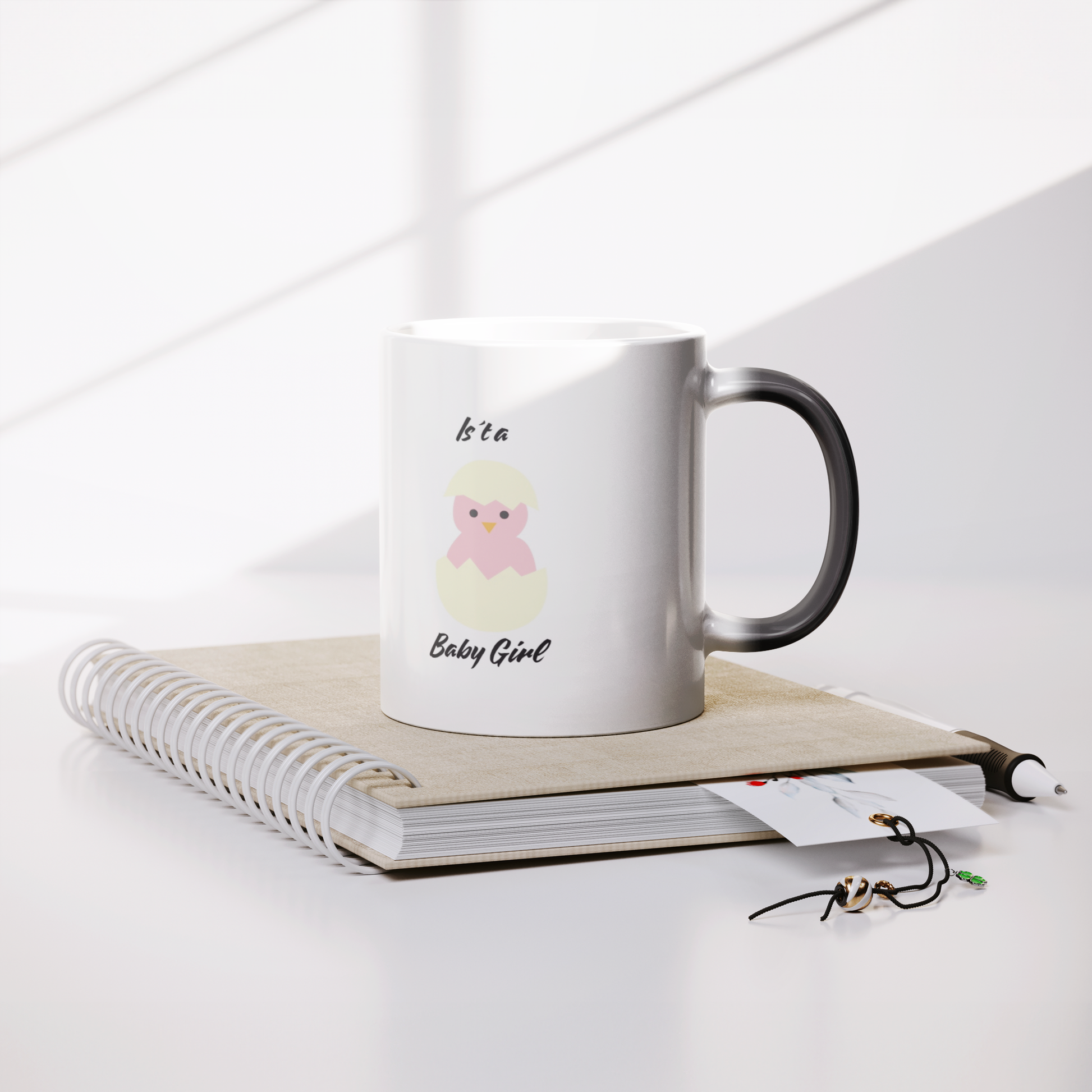 Taza_revelacin_de_gnero_Gril_Lifestyle_Notebook_Mockup.png